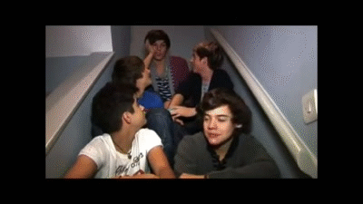One Direction Video Diary - Week 5 - The X Factor - Legendado PT-BR on Make  a GIF