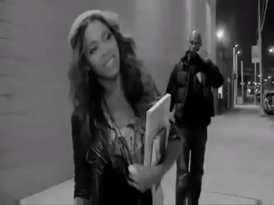 Beyonce is happy to see Jay-z on Make a GIF