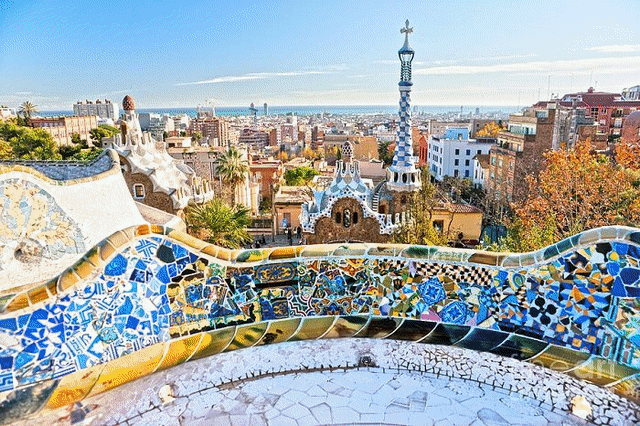 4 Mejores Obras de Gaudi on Make a GIF