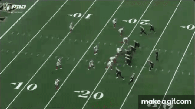 Chris Olave catches a pass off of motion