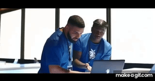 Мем негр с ноутбуком удивляется всё понял on Make a GIF