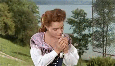 https://i.makeagif.com/media/10-16-2015/oC-R9y.gif
