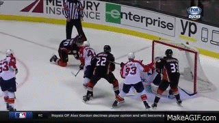 Perry's PPG ties it late against Luongo on Make a GIF