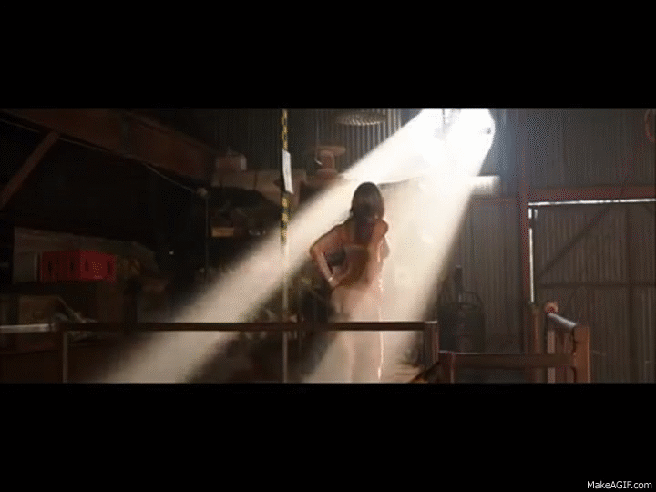 Jennifer Aniston stripping scene from We're the Millers on Make a GIF.