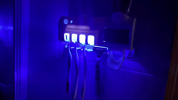 Esterilizador desinfectante COLOMBIA 🇨🇴 cepillos Luz ultravioleta UV  dispensador de crema Dental on Make a GIF