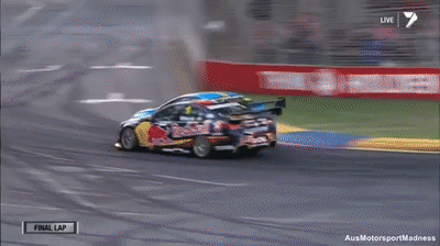 V8 Supercars Mclaughlin Vs Whincup Awesome Finish 14 Clipsal 500 On Make A Gif
