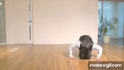 究極の謝罪を競う「土下座選手権」開催（Apology Olympics） on Make a GIF