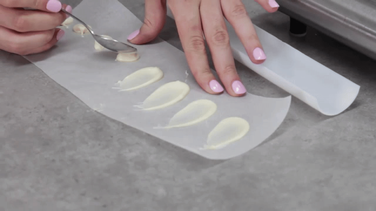 white choc smear on Make a GIF white choc smear on Make a GIF