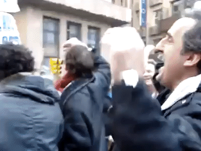 Guillermo Moreno agita a la tropa kirchnerista on Make a GIF