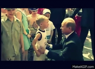 Путин целует мальчика в живот фото видео