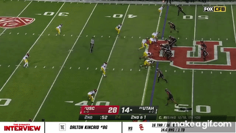 Dalton Kincaid snags a deep ball against USC. He sports the athleticism and proven production to qualify as one of the top 2023 NFL Draft prospects.