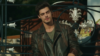 Güneşin Kızları 4.bölüm Savaş ve Nazlı on Make a GIF
