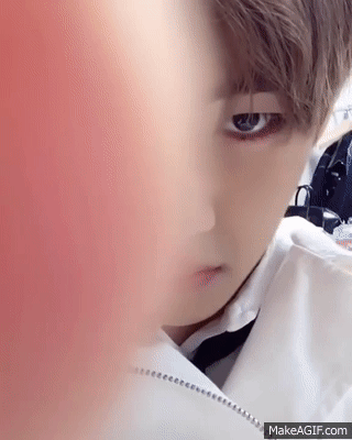 Featured image of post Kim Taehyung Bts Gif Download Share the best gifs now