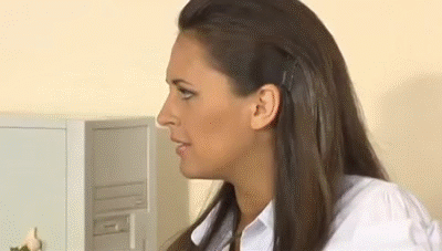 Porno birodar singlisining mushukchasini Porno sifatli mushuk yalash