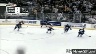 Darcy Tuckers hits Sami Kapanen