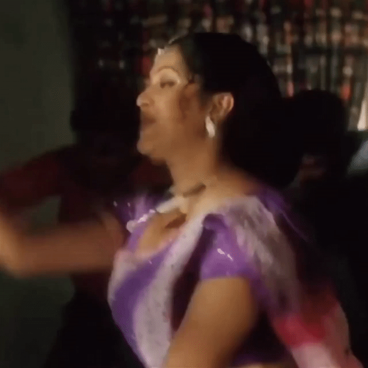 Yalangoch rus yulduzlar bilan filmlar U uning kokrak orasiga uning Dik kiritilgan va boshladi