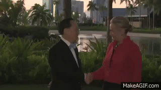 Hillary Clinton Hawaiian Photobomb