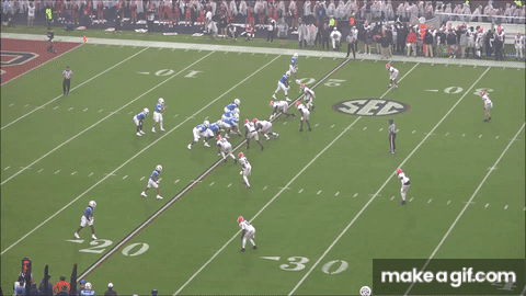 Jaxson Dart makes mistakes against pressure in zone coverage
