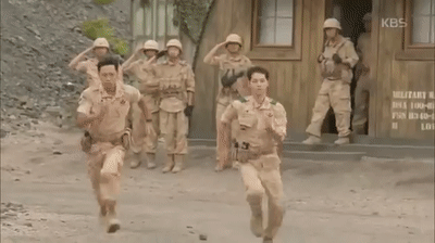 Funny moment of Yoo Shi Jin and Seo Dae Young in Descendants of the Sun  Episode 10 on Make a GIF