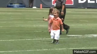 Peyton Manning's adorable practice with his kids on Make a GIF