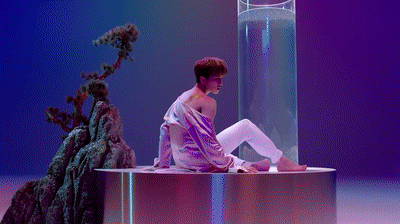 Onlayn yalangoch futbolkalar tanlovi