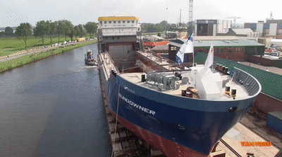 5 AMAZING Ship Launch Videos On Make A GIF