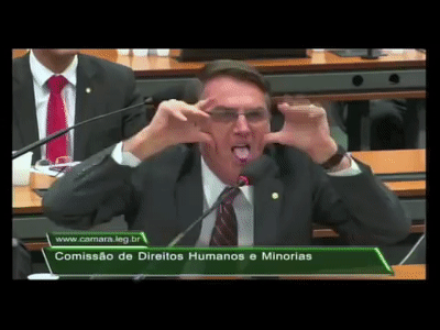 Bolsonaro debocha de quem defende os direitos humanos