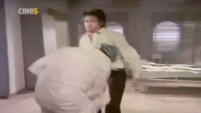 Cüneyt Arkın-Hastanede İlginç Dayak on Make a GIF