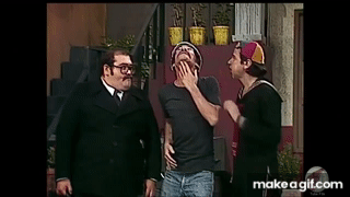 Chaves - O Disco voador on Make a GIF