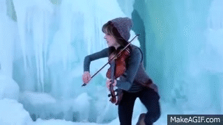 Скрипка во льдах. Линси Стирлинг. Lindsey Stirling - Crystallize (Dubstep Violin Original Song). Скрипачка зимой гифки. Линдси Стирлинг gif.
