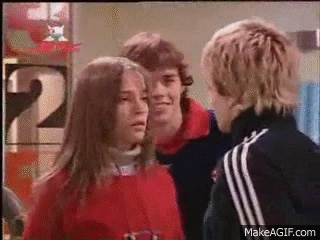 mia le pega a manuel al cuando se entera de que la engaño