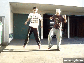 Орыс әйел жыныстық қатынас кезінде желіде сөйлеседі