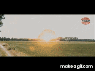 https://i.makeagif.com/media/7-17-2024/Gd6mz8.gif