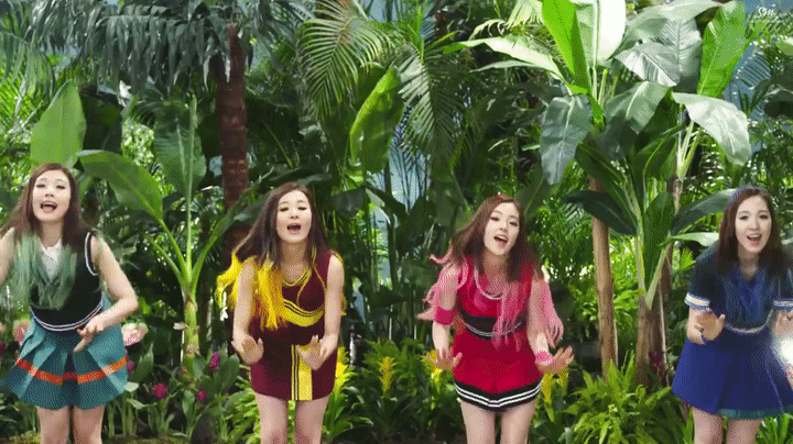 Red Velvet 레드벨벳 '행복 (Happiness)' MV on Make a GIF
