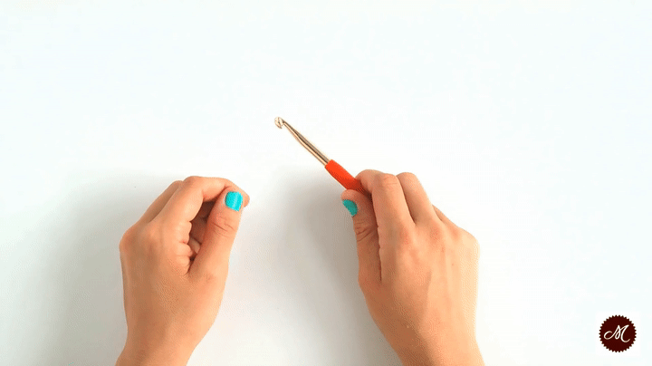 How to Hold a Crochet Hook and Yarn