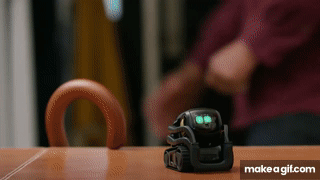 Vector: Anki's tiny robot that wants to hang 