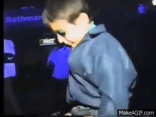 Niño bailando electro on Make a GIF
