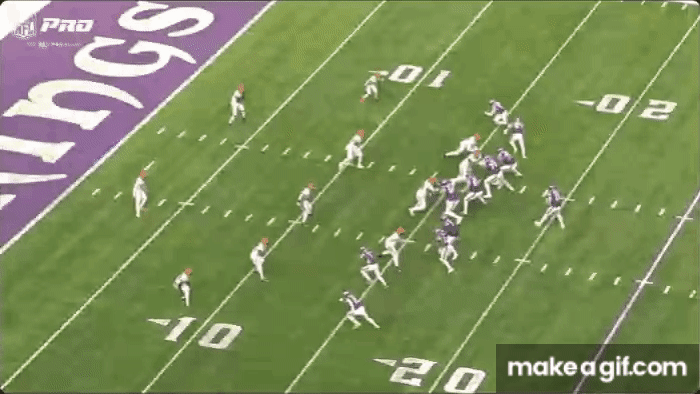 Jordan Mason Running a Route