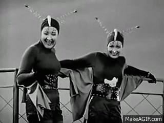 I LOVE LUCY -LUCY _ ETHEL DRESS UP AS MARTIANS 00_00_00-00_02_37 on Make a  GIF