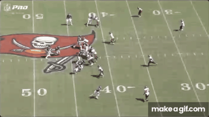 AJ Brown Catches a Screen